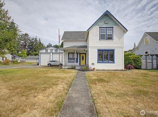 304 Spruce St E, Ilwaco, WA 98624