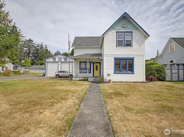 304 Spruce Street E, Ilwaco, WA 98624