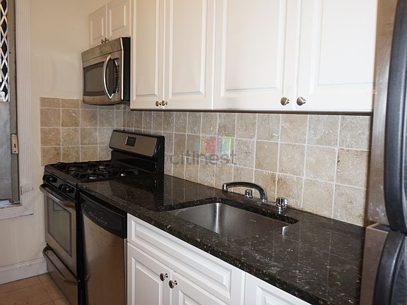 3rd image of 568 Pacific St #Tw2g