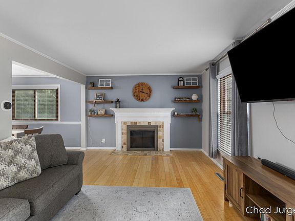 5th image of 2158 Cambridge Dr SE