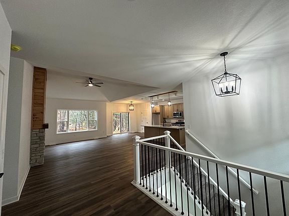 3rd image of 8584 Oak Park Cir