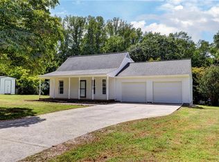 7020 Fox Mill Run Dr, Gloucester, VA 23061