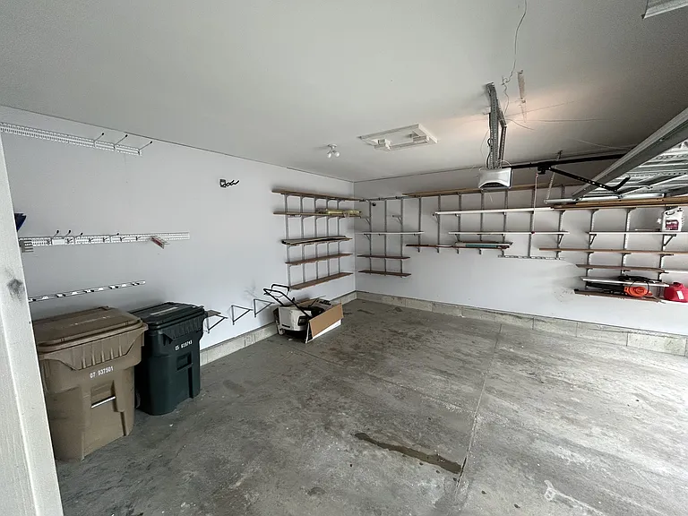 1425 Bellflower Ln — Photo 35