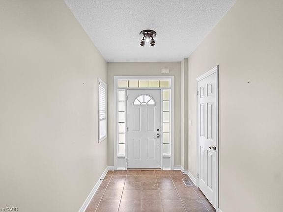 4th image of 4645 Drever Rd