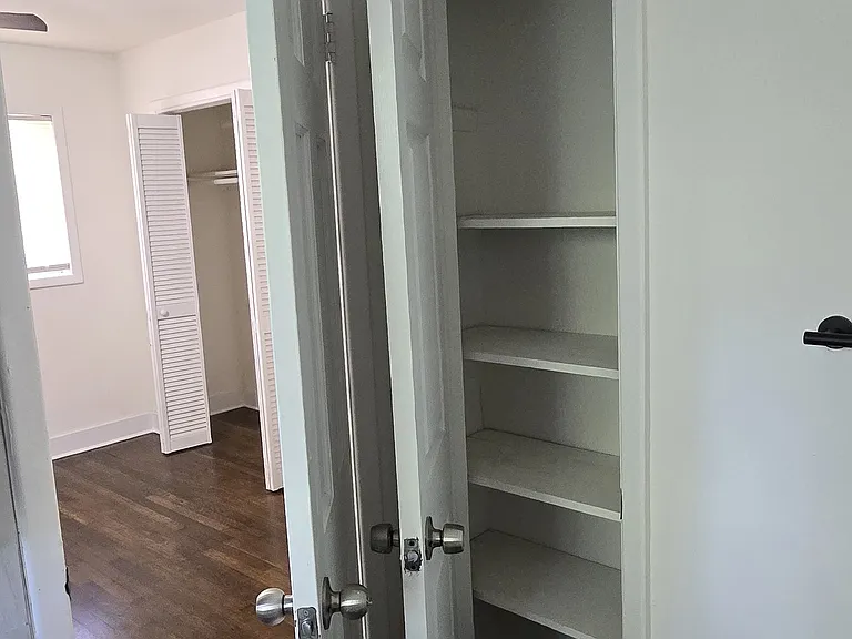 1437 Vesta Ave #2 — Photo 11