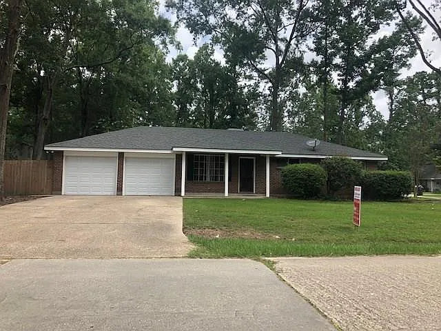 101 Wallis Ct — Photo 1