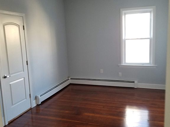 5th image of 525 Whipple St #2E