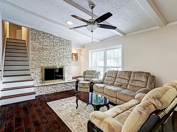 2nd image of 10607 Longmont Dr