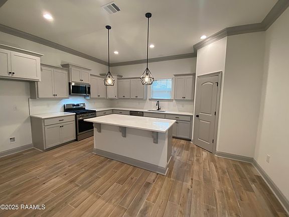 4th image of 104 Croydon Ave