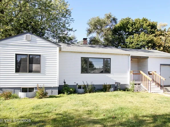 1402 Sunnyside Dr, Johnsburg, IL 60051