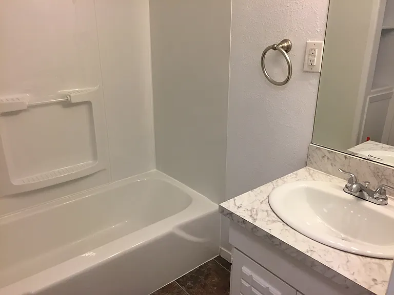 1217 E Indiana Ave — Photo 11