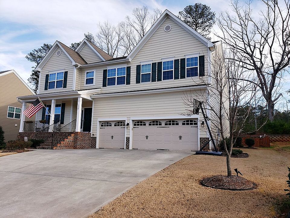 Tons of curb appeal!