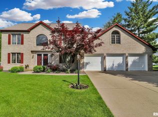 5018 W Ancient Oak Dr, Peoria, IL 61615