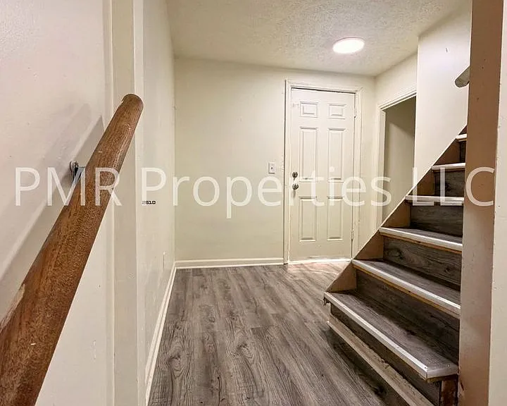 824 1st Ave — Photo 4