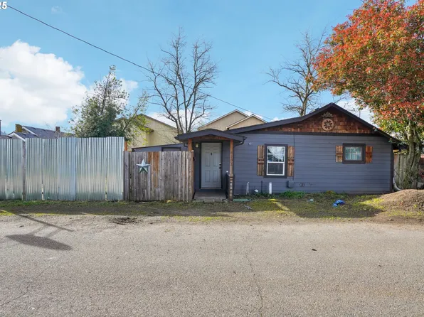 8102 SE Malden Ct, Portland, OR 97206