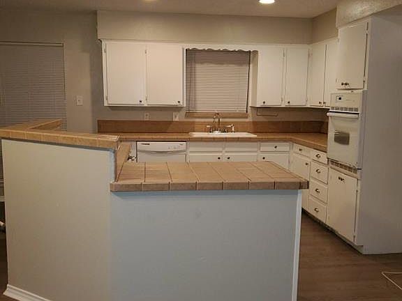 2nd image of 101 Lakeland Dr