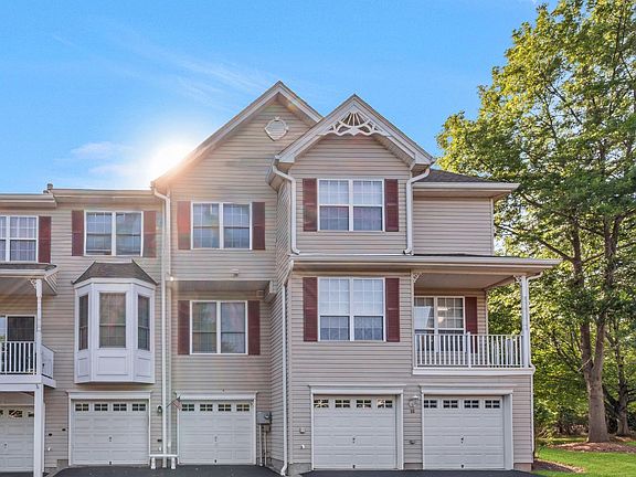2nd image of 20 Windham Ct