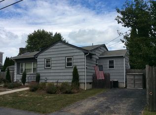 9 Eddy St, Dartmouth, MA 02747