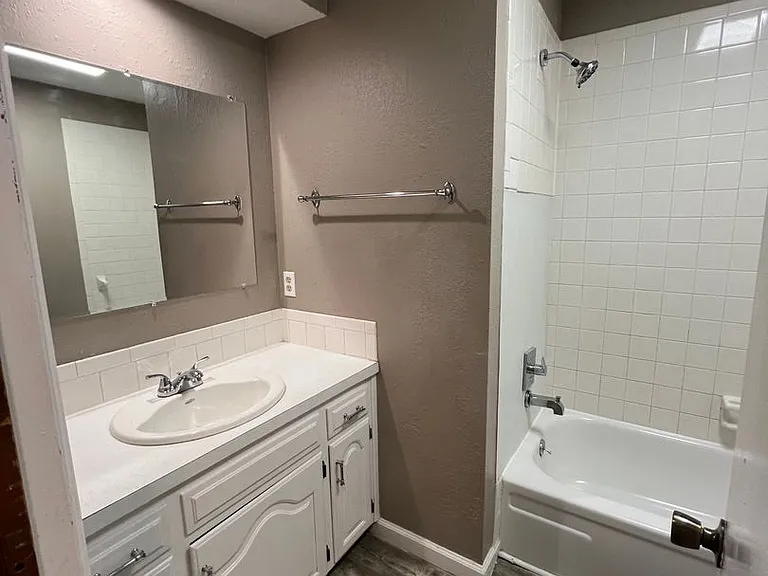 5518 S Roanoke Ave — Photo 10