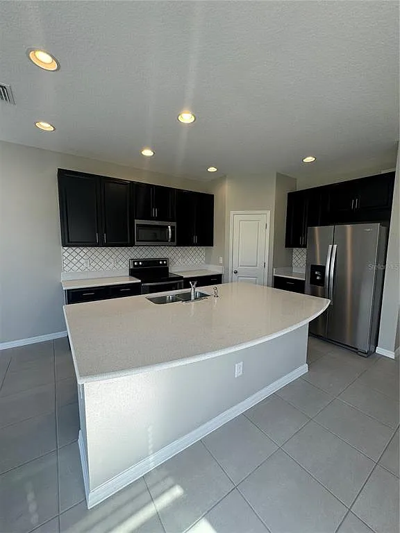 3 bed, 2.5 bath, 1859 sqft, $2,400 — Photo 2