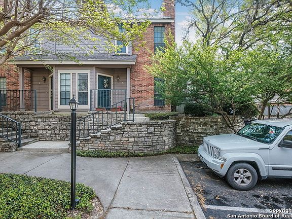 3rd image of 6 Chapel Hill Cir #6
