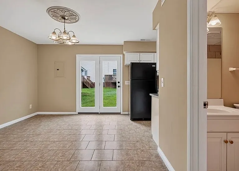 42 Eastgate Cir #A — Photo 14