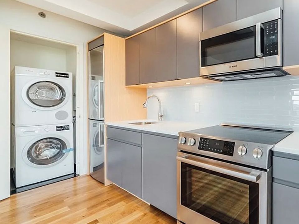 1st image of 520 Parkside Ave #5A