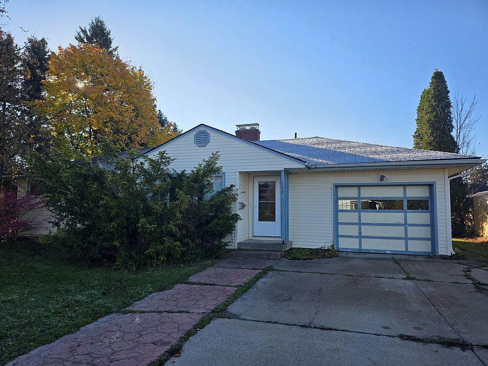 1st image of 123 W 12th Ave