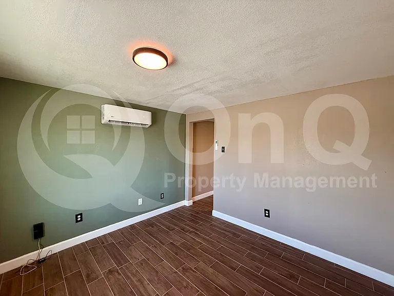 11319 E 5th Ave — Photo 16