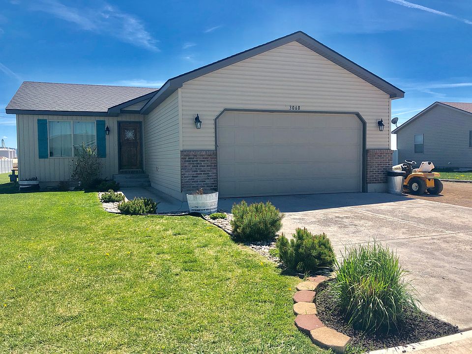 1st image of 3060 E Larson Dr