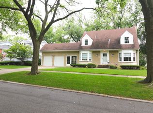 1111 S Washington Ave, Park Ridge, IL 60068