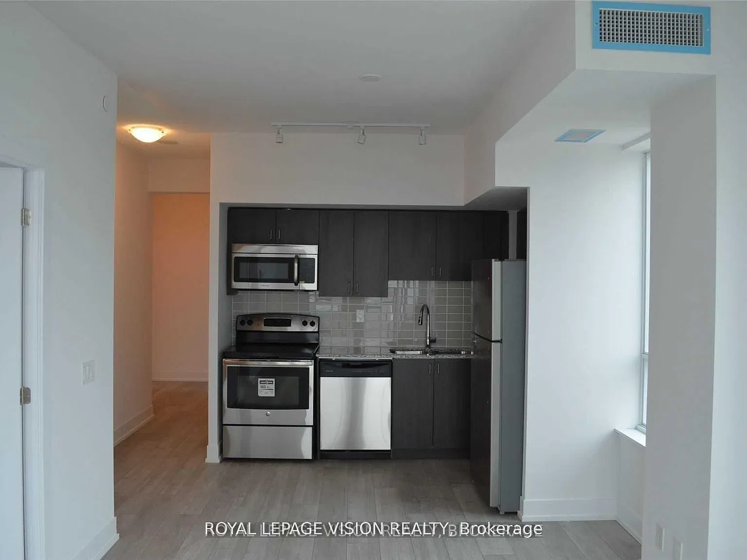 2 bed, $2,595 — Photo 2