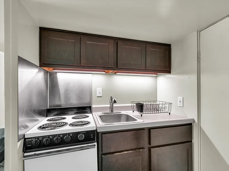 9 E University Ave #101 — Photo 3
