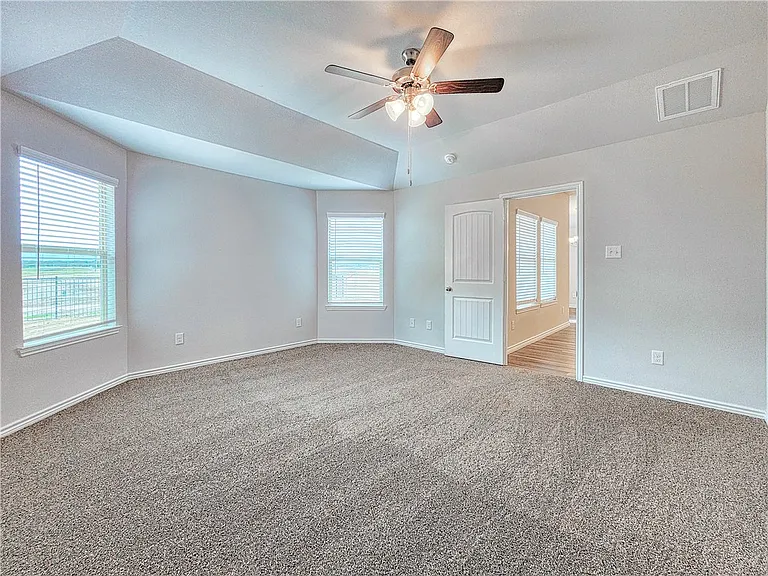 6130 Darlington Ave — Photo 14