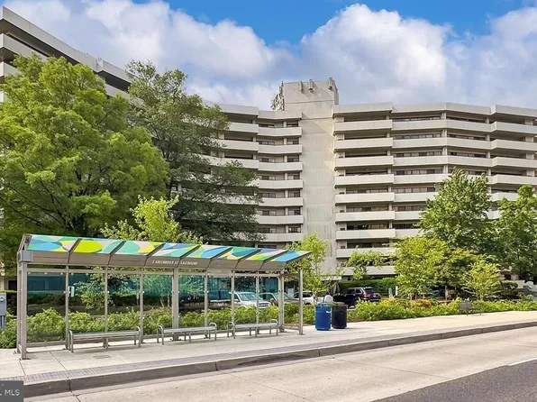 5300 Columbia Pike APT 908, Arlington, VA 22204