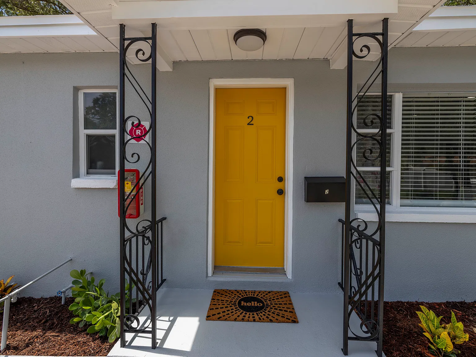 2 bed, 1200 sqft, $2,100 — Photo 2