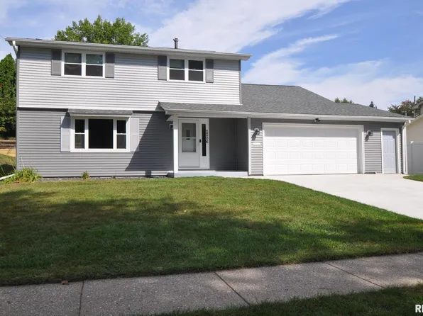 2206 E 32nd St, Davenport, IA 52807