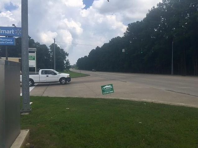2nd image of 1900 Highway 165 S