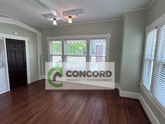 5th image of 711 Summit Ave #A
