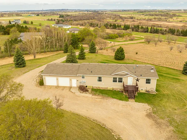 7431 Birch Pl, Bismarck, ND 58504