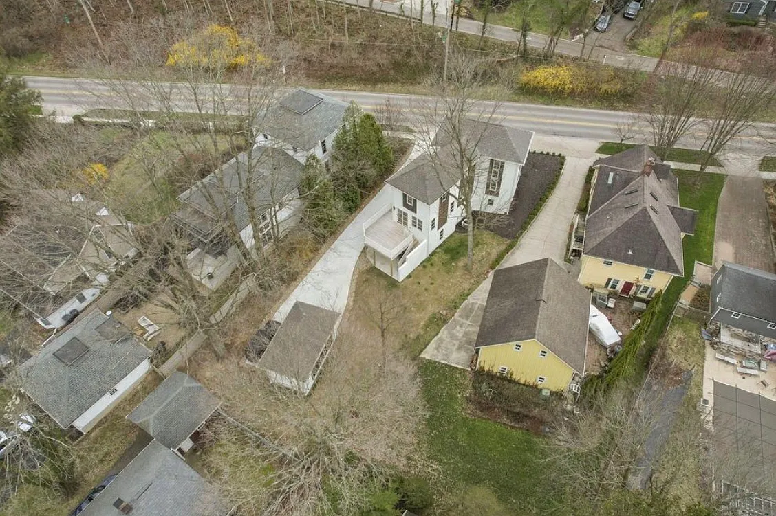 3 bed, 2277 sqft, $4,750 — Photo 3