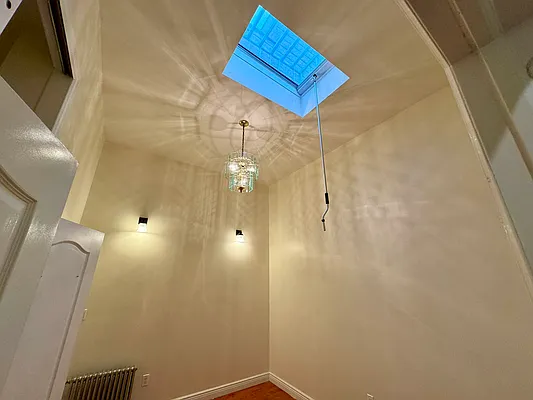 Rented by Amorelli Realty | media 3