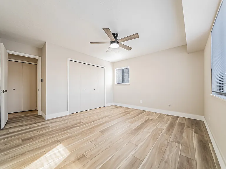 Hallwood Manor Apartments — Photo 14