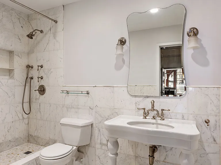 133-131 W 28th St #2A — Photo 7