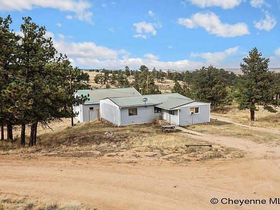 4th image of 1026 Lookout Dr