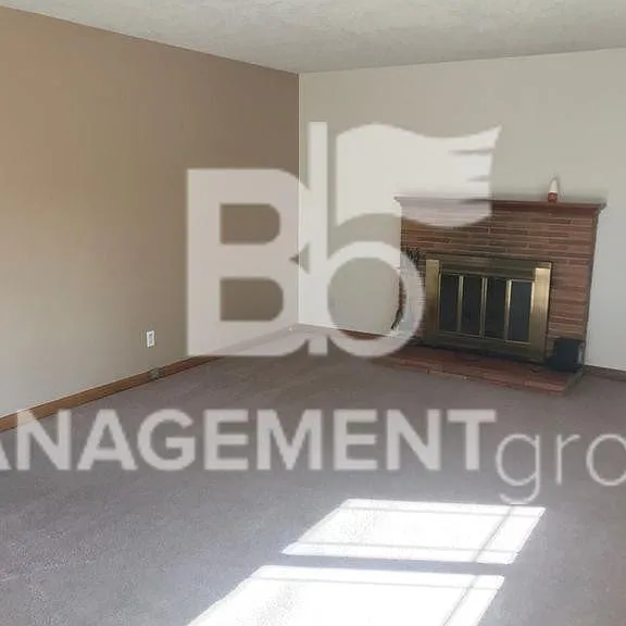 5442 NE 38th Ave — Photo 6