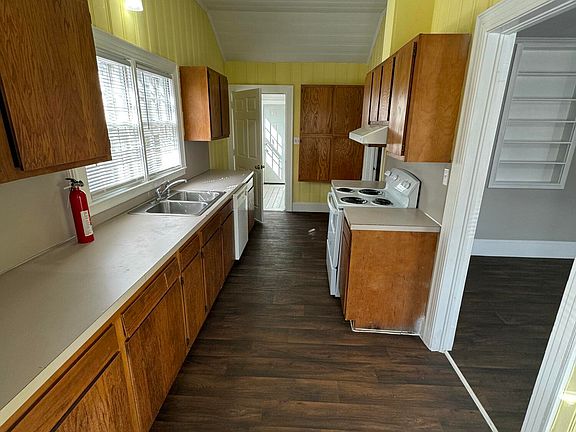 5th image of 106 Larkin Ln