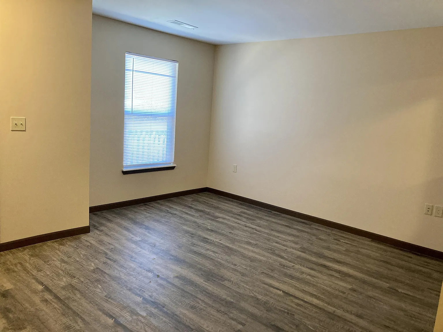 Casson Homes LLC, 507 Southwest 6th Avenue - 001 — Photo 4