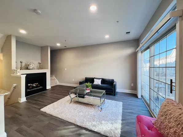 46375 Pryor Sq, Sterling, VA 20165