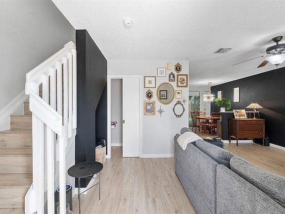 4th image of 1367 SW 48th Terrace